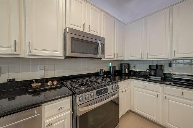 11823 Caprock Canyons Ln, House other with 4 bedrooms, 3 bathrooms and 2 parking in Sugar Land TX | Image 11