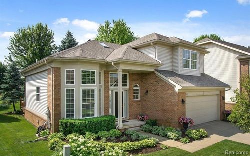 3141 Bridlewood Dr, Oakland Twp, MI, 48306-1485 | Card Image