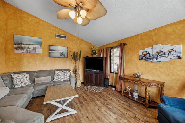 Living Room | Image 18