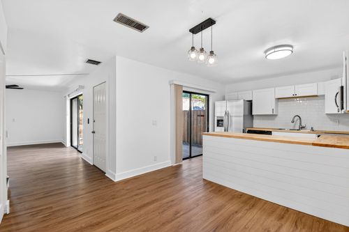 198 Lake Arbor Dr, Palm Springs, FL, 33461-2144 | Card Image