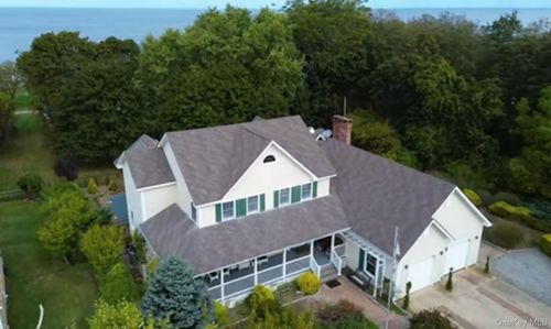 886 Sound Shore Rd, Riverhead, NY, 11901-5314 | Card Image