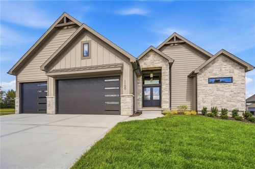 1100 Deer Run Dr, Greenwood, MO, 64034-9641 | Card Image
