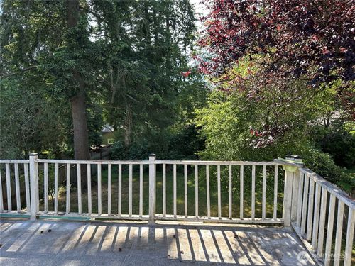 15833 15th Avenue Ne, Shoreline, WA, 98155 | Card Image