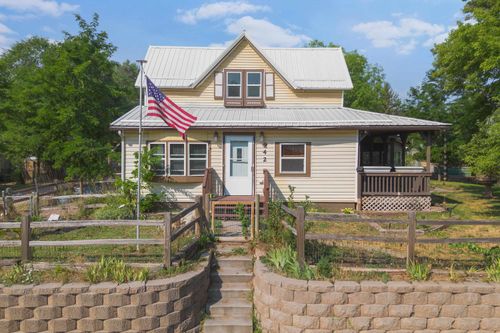 942 S River Street, hot springs, SD, 57747 | Card Image