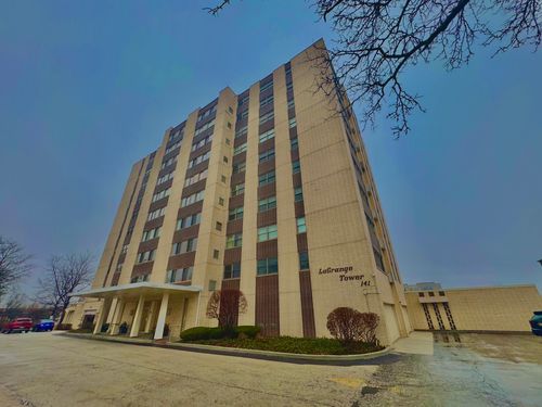 apt-504-141 N La Grange Rd, La Grange, IL, 60525-2048 | Card Image