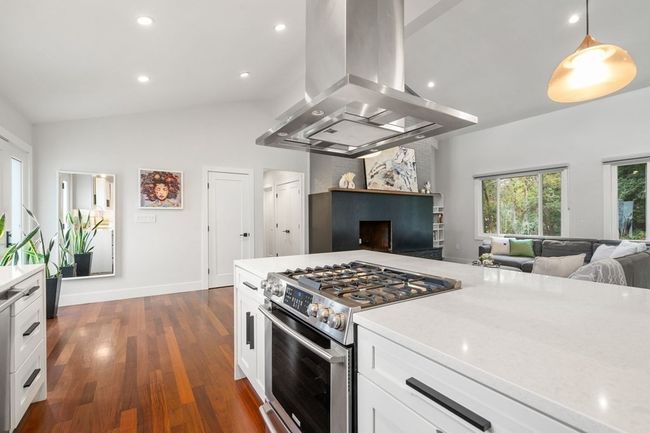1106 Edgell Rd, House other with 4 bedrooms, 4 bathrooms and 2 parking in Framingham MA | Image 5