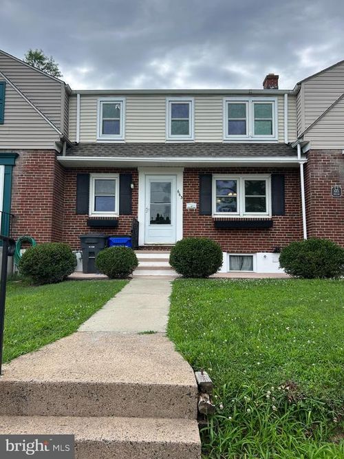 663 Hawthorne Ave, POTTSTOWN, PA, 19464-4305 | Card Image
