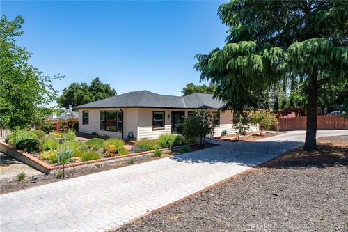204 18th St, Paso Robles, CA, 93446-1504 | Card Image