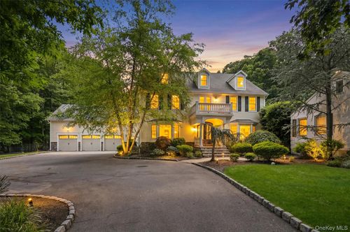 281 Phillips Hill Rd, New City, NY, 10956-2018 | Card Image