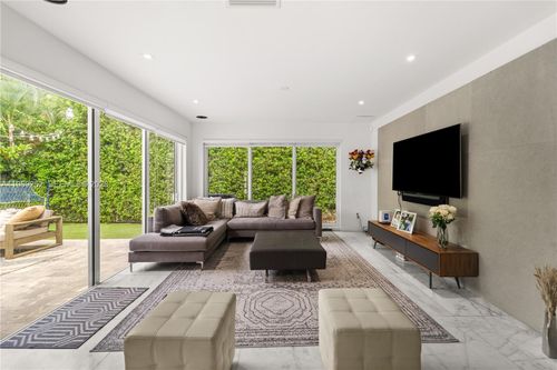 721 Bird Rd, Coral Gables, FL, 33146-1202 | Card Image