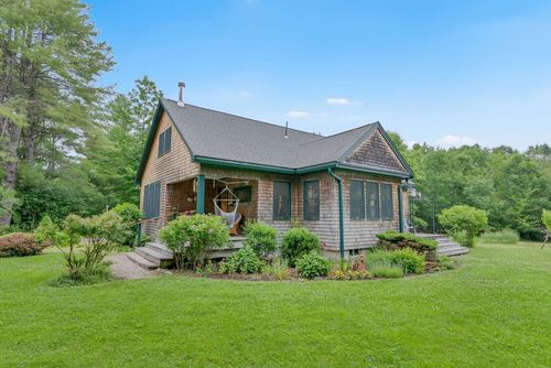 827 Sligo Rd, North Yarmouth, ME, 04097-6208 | Card Image