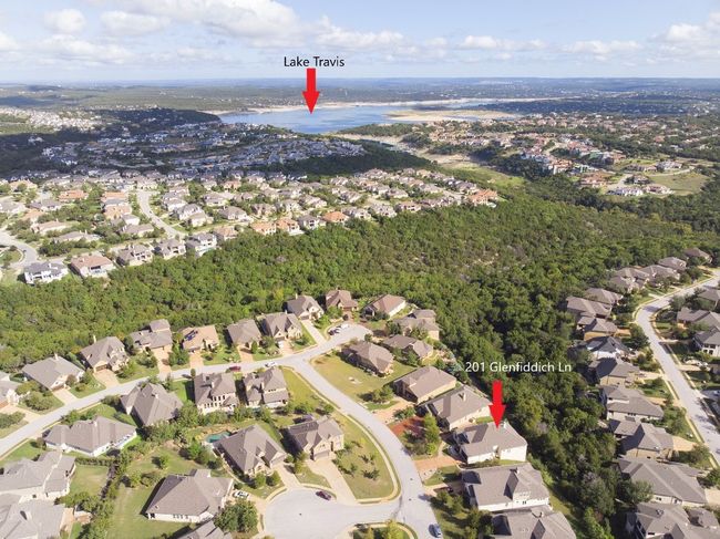 A couple blocks from Lake Travis and the yacht club! | Image 40