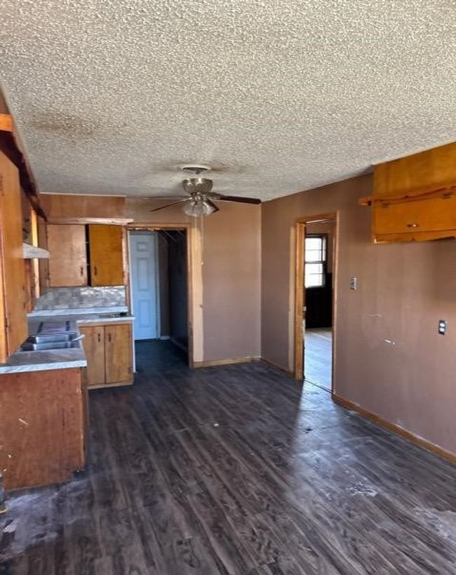 1407 Owens St, House other with 3 bedrooms, 1 bathrooms and null parking in Big Spring TX | Image 8