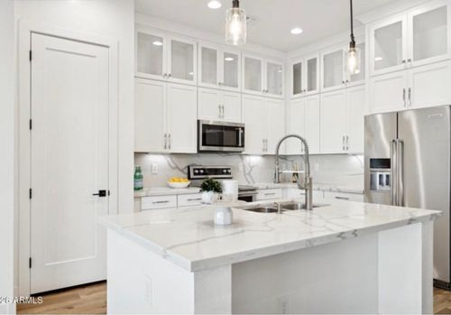 unit-1050-6565 E Thomas Rd, Scottsdale, AZ, 85251-6172 | Card Image