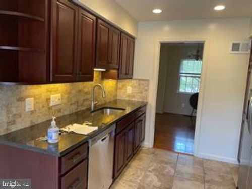 13 E Cliff St, ALEXANDRIA, VA, 22301-1936 | Card Image