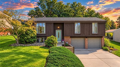 1064 Fiddleback Dr, McKees Rocks, PA, 15136 | Card Image