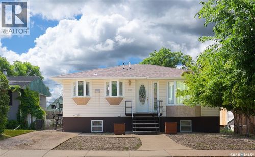1135 Caribou St W, Moose Jaw, SK, S6H2L8 | Card Image