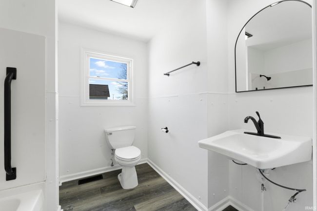 404 W Canal St, House other with 6 bedrooms, 4 bathrooms and null parking in Wabash IN | Image 12