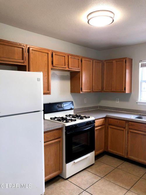 12405 Tierra Mesa Ct, El Paso, TX, 79938-4731 | Card Image