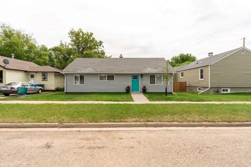 305 53 Avenue E, Claresholm, AB, T0L0T0 | Card Image