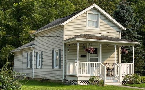 69 Chapman Ave, Auburn, NY, 13021-4725 | Card Image