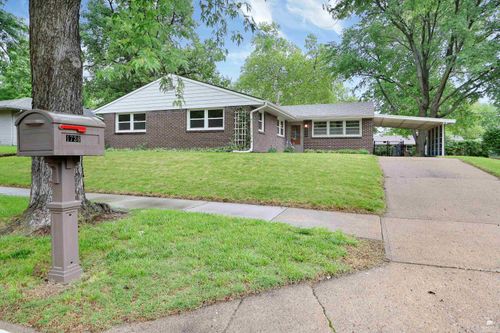1736 Cassell Rd, Manhattan, KS, 66502-2602 | Card Image