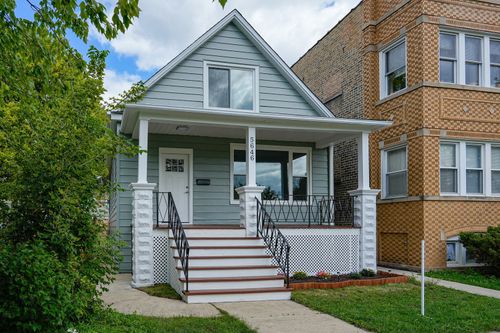 5646 W Grover St, Chicago, IL, 60630-2014 | Card Image