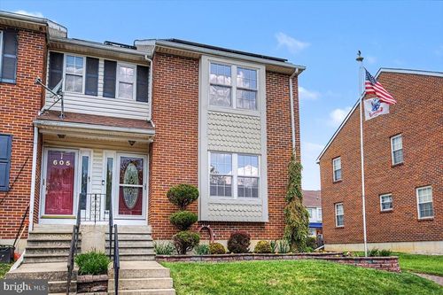 607 5th St, NEWARK, DE, 19711-8715 | Card Image