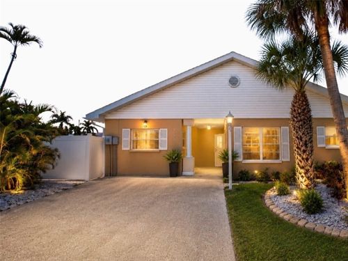 210 84th St, HOLMES BEACH, FL, 34217-1022 | Card Image