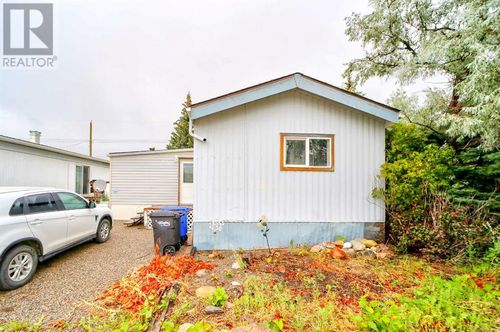 369 11 St, Fort Macleod, AB, T0L0Z0 | Card Image