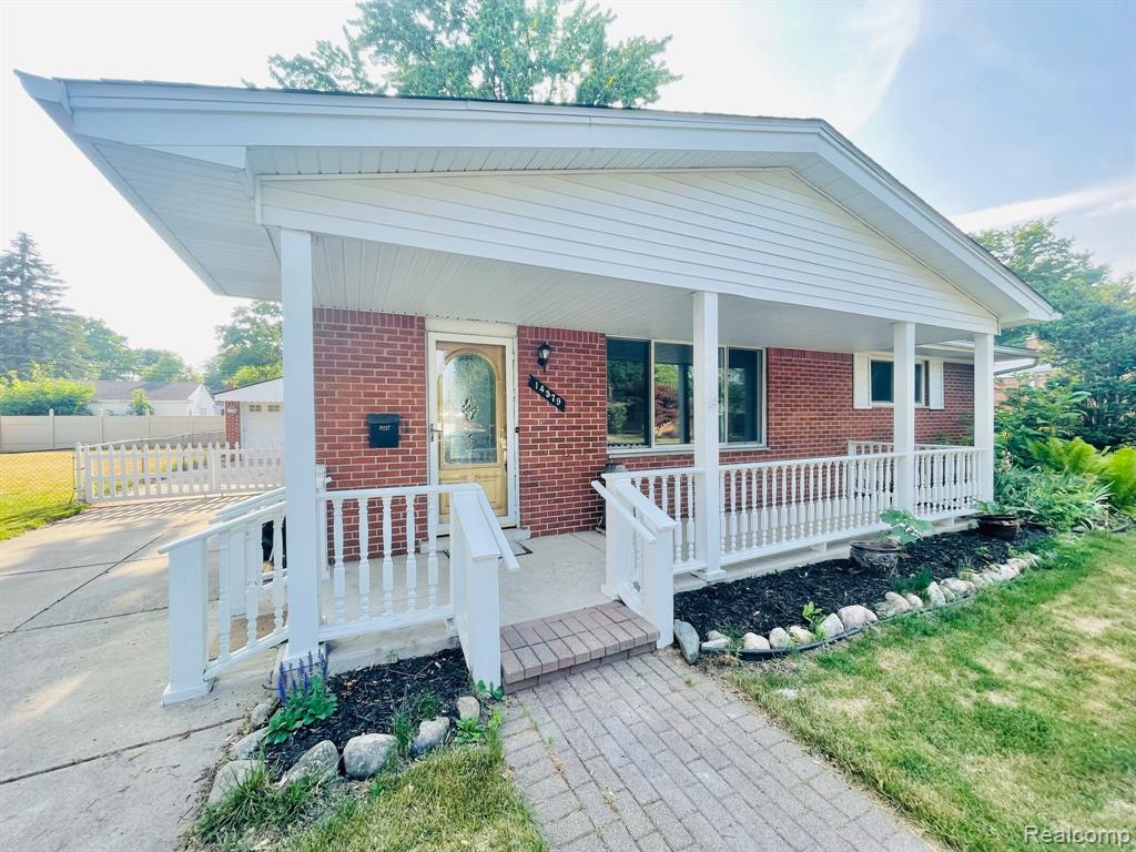 14579 Blue Skies Street, Sold in Livonia Zoocasa