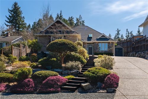 174 Sunningdale Rd E, Qualicum Beach, BC, V9K1L1 | Card Image