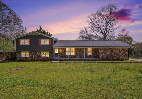 8832 Twin Oaks Dr, Jonesboro, GA, 30236-5154 | Card Image