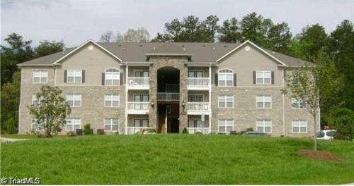 unit-106-7104 W Friendly Ave, Greensboro, NC, 27410-6397 | Card Image