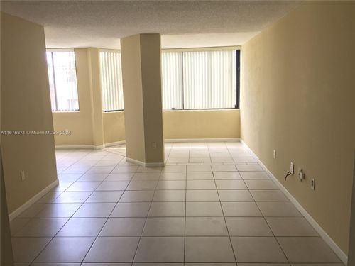 c206-8365 Sw 152nd Ave, Miami, FL, 33193 | Card Image