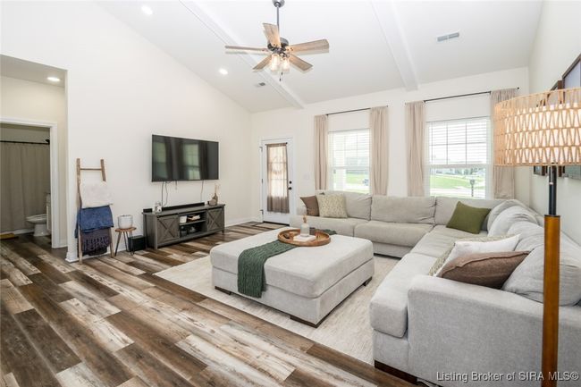 13965 Deerfield Xing, Home with 3 bedrooms, 2 bathrooms and null parking in Memphis IN | Image 8