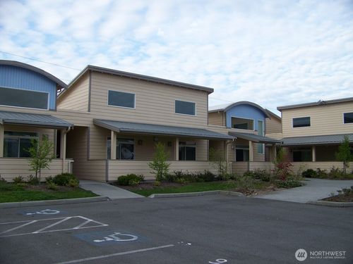 apt-2-510 W Casino Rd, Everett, WA, 98204-1626 | Card Image