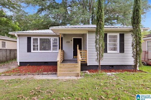 208 Lakeland Ave, HUEYTOWN, AL, 35023-2828 | Card Image
