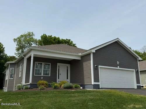 15 Cherry Hill Dr, Pittsfield, MA, 01201-1658 | Card Image