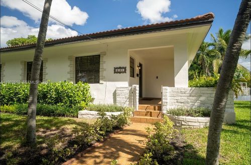 2121 Sw 13th Ave, Miami, FL, 33145-2905 | Card Image