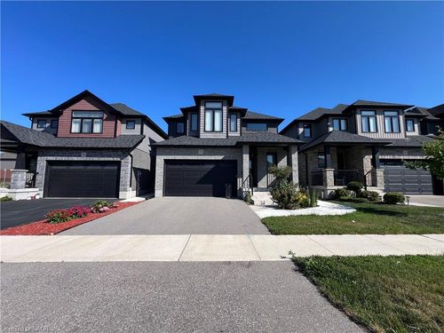 lower-14 Queensgate Cres, Breslau, ON, N0B1M0 | Card Image