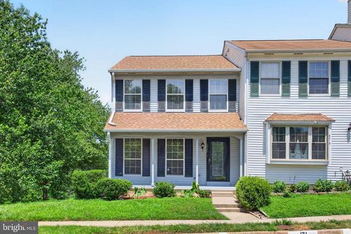 6920 Hovingham Ct, CENTREVILLE, VA, 20121-2543 | Card Image