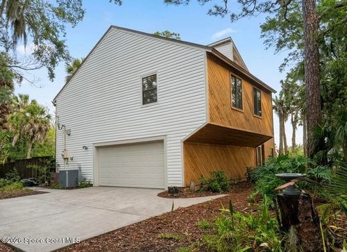 2070 S Courtenay Parkway, MERRITT ISLAND, FL, 32952 | Card Image