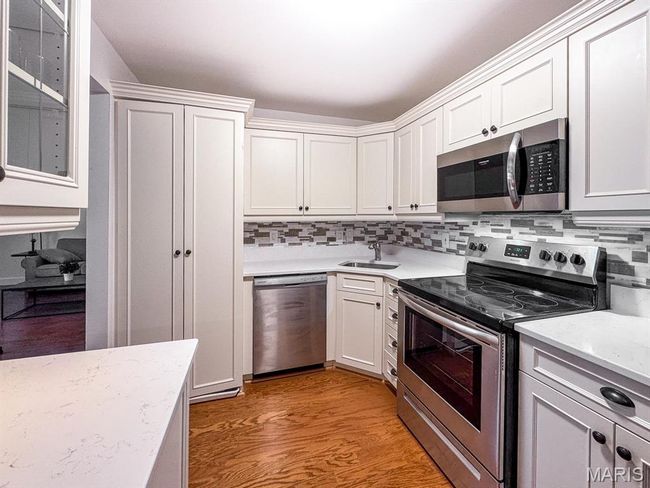 Lots of storage & counter space~ | Image 12