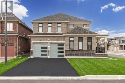 49 Ainslie Hill Cres, Sutton West, ON, L0E1R0 | Card Image