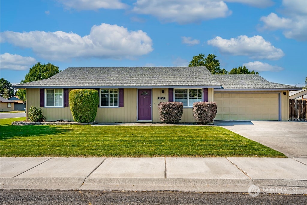 Bobbi Dr, Moses Lake, WA 98837