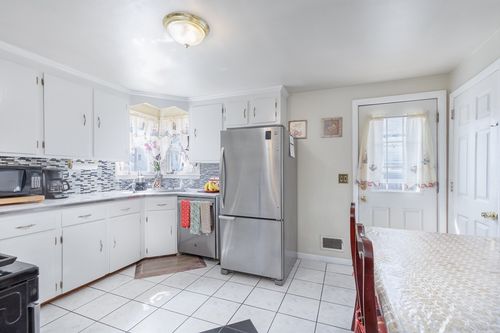 79 Princeton Ave, Waltham, MA, 02451-3134 | Card Image