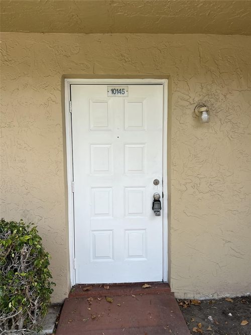 2c-10145 Twin Lakes Dr, Coral Springs, FL, 33071-5362 | Card Image