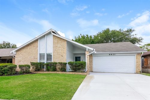 6621 High Lawn Ter, Watauga, TX, 76148-1526 | Card Image
