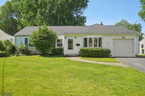 58 Ashwood Dr, Livingston, NJ, 07039-2246 | Card Image